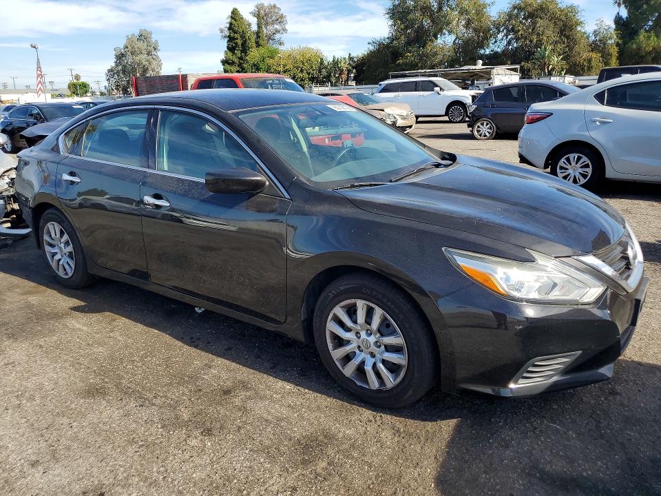 Photo 4 from auction – 2017 NISSAN ALTIMA with VIN 1N4AL3AP8HC494794