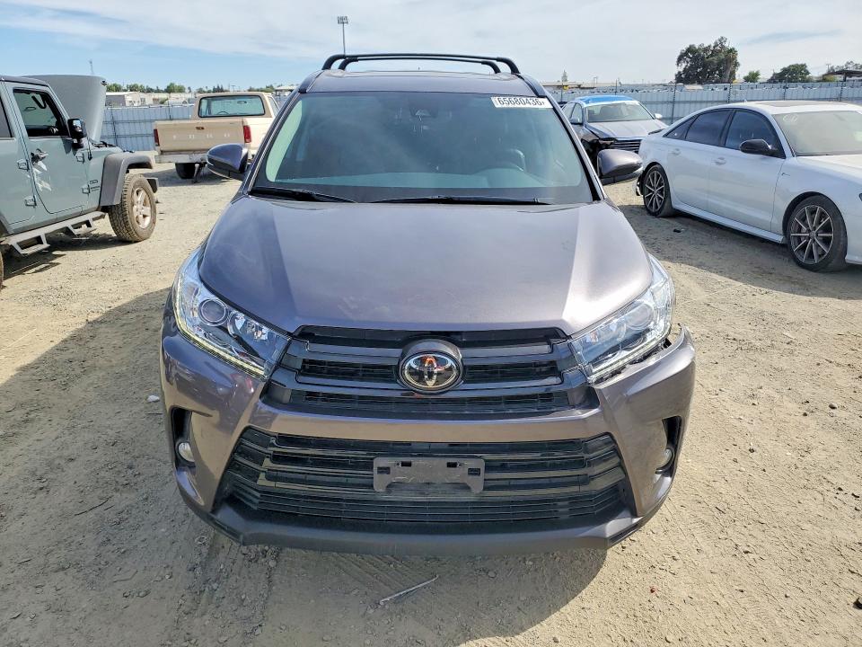 Photo 5 from auction – 2018 TOYOTA HIGHLANDER with VIN 5TDJZRFH7JS535563