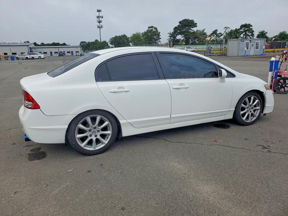 Photo 3 from auction – 2011 HONDA CIVIC with VIN 2HGFA1F50BH306499