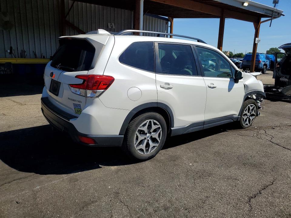 Фото 3 с аукциона – 2021 SUBARU FORESTER с VIN JF2SKAJC9MH451339
