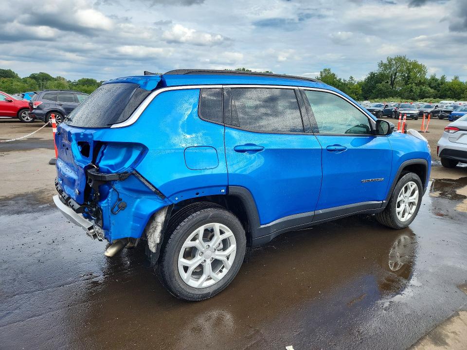 Photo 3 from auction – 2024 JEEP COMPASS with VIN 3C4NJDBN6RT133168