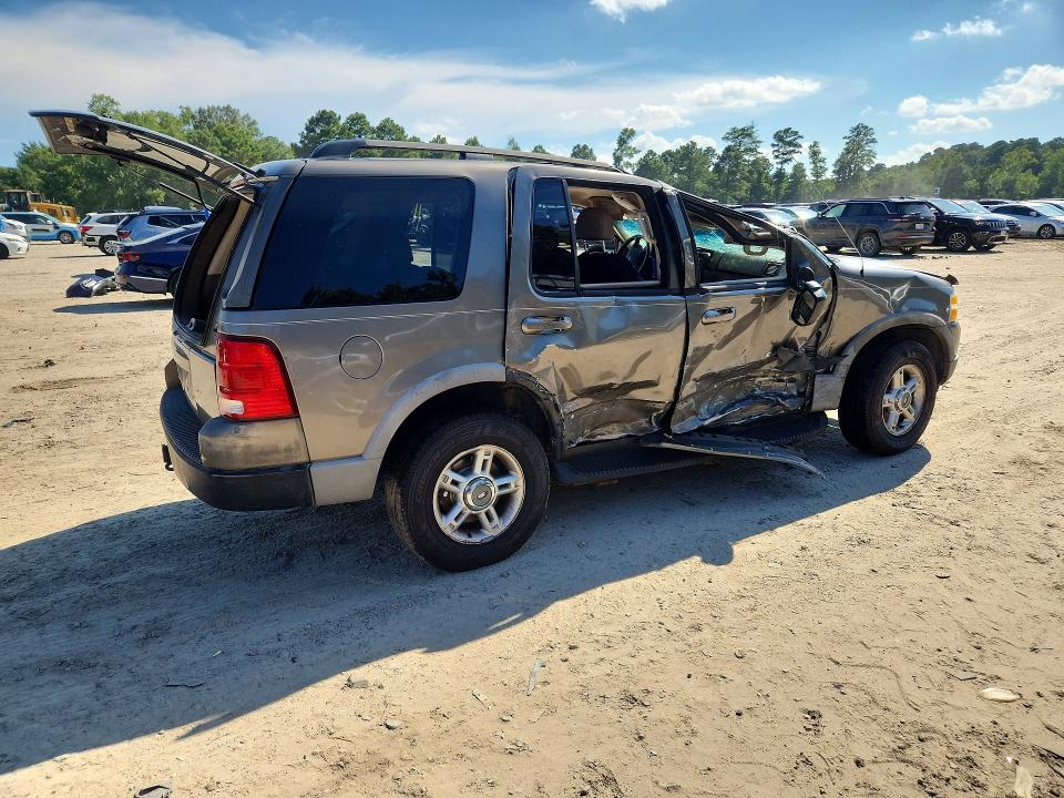 Photo 3 from auction – 2002 FORD EXPLORER with VIN 1FMZU73W12ZC29222