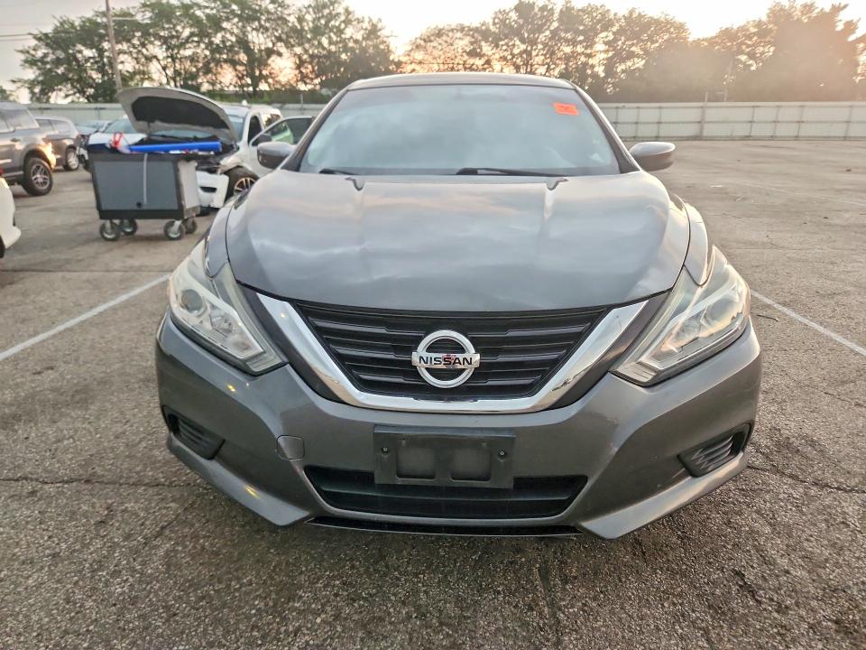 Photo 5 from auction – 2017 NISSAN ALTIMA with VIN 1N4AL3AP2HC141872