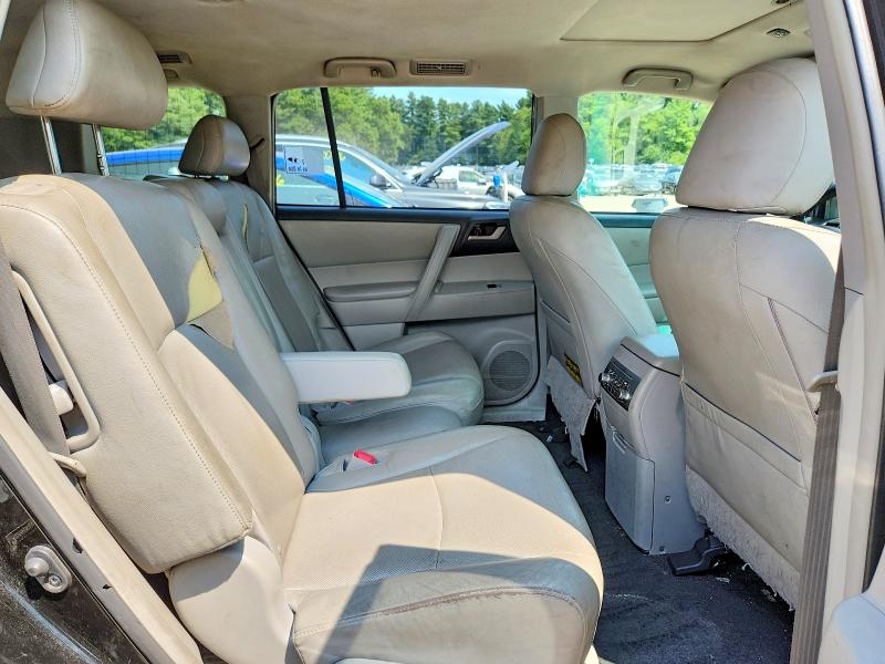 Photo 11 from auction – 2011 TOYOTA HIGHLANDER with VIN JTEBC3EHXB2003653