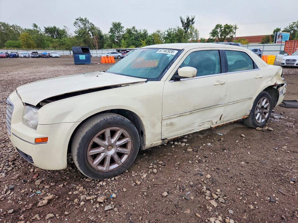 CHRYSLER 300 2007 z numerem VIN 2C3KA53G27H637560 - Zdjęcie z aukcji