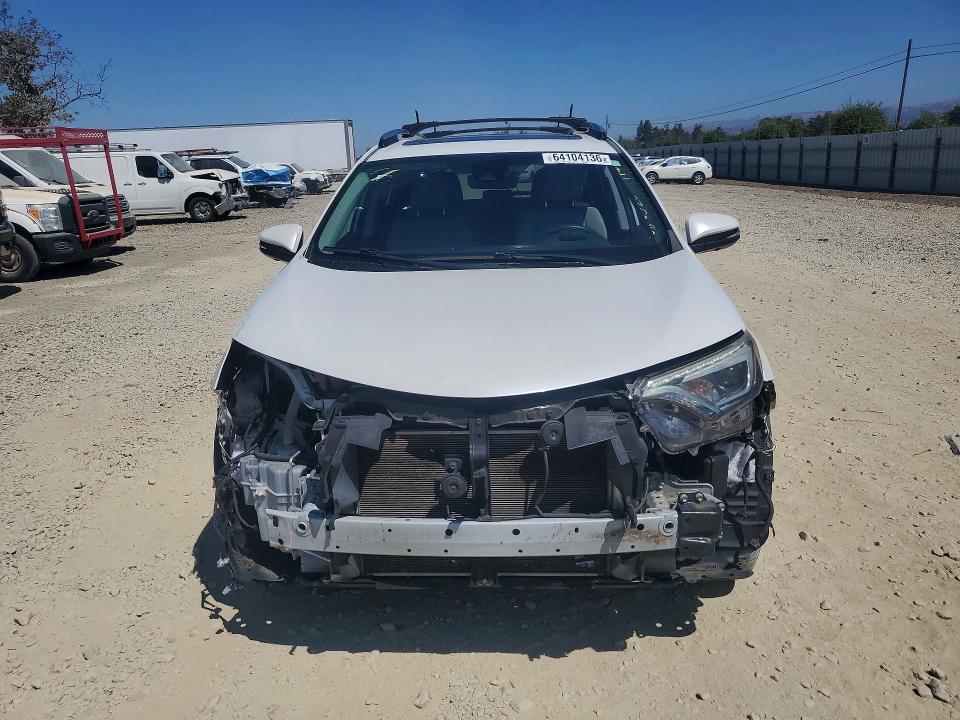 Photo 5 from auction – 2017 TOYOTA RAV4 with VIN 2T3DFREV8HW559358