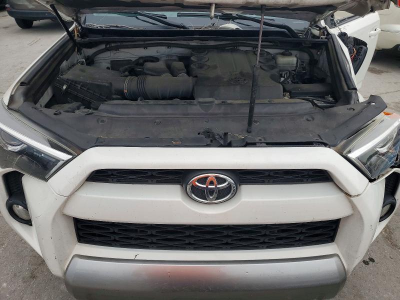 Photo 12 from auction – 2019 TOYOTA 4RUNNER with VIN JTEBU5JR4K5631634