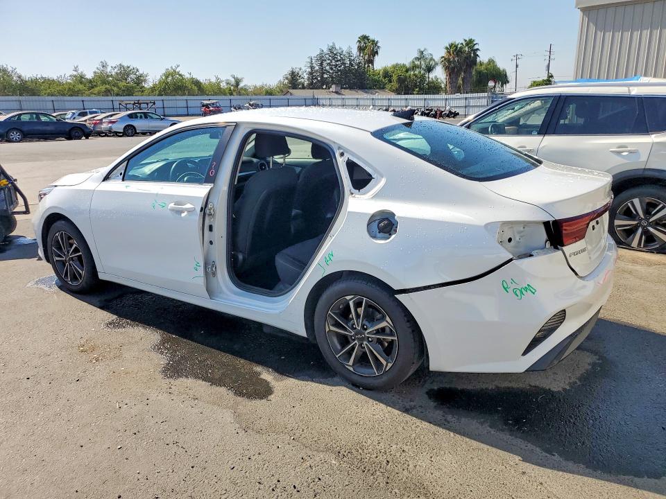 Photo 2 from auction – 2023 KIA FORTE with VIN 3KPF24AD5PE600169