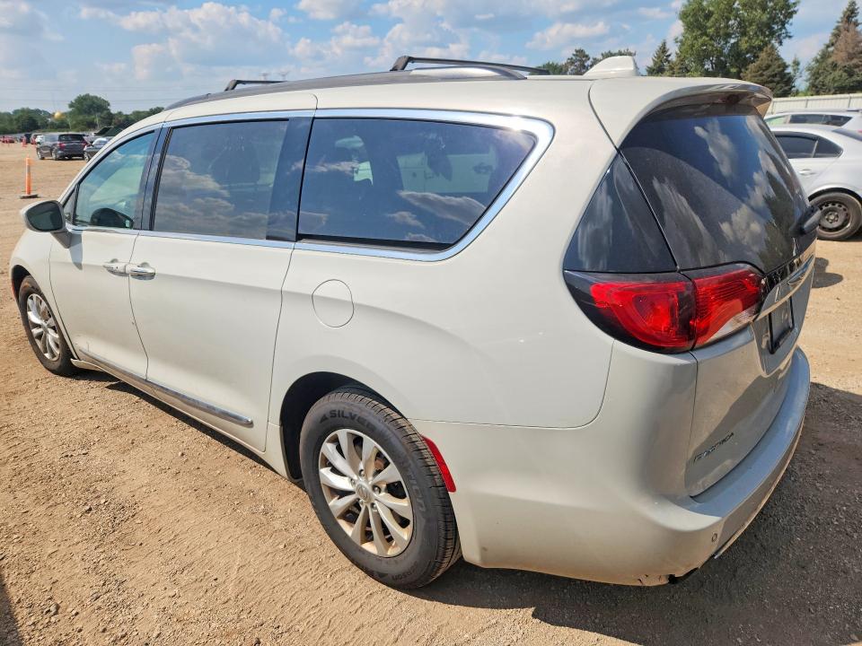 Photo 2 from auction – 2017 CHRYSLER PACIFICA with VIN 2C4RC1BGXHR794294