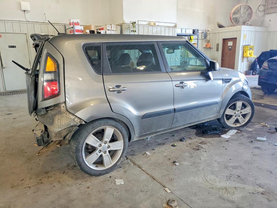 Photo 3 from auction – 2011 KIA SOUL with VIN KNDJT2A25B7235284