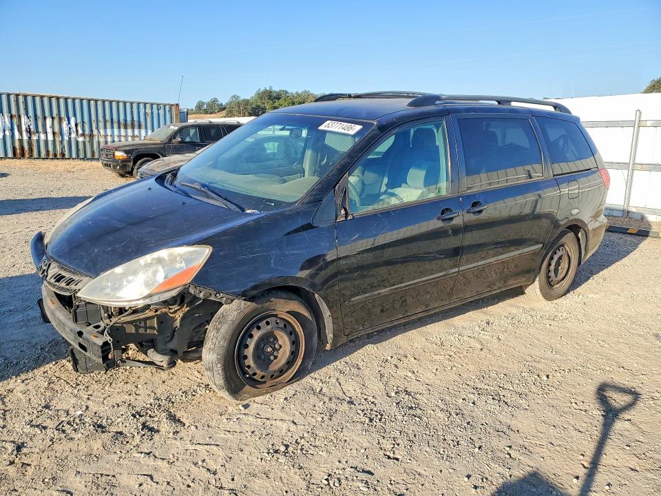 TOYOTA SIENNA 2010 with VIN 5TDKK4CC8AS289725 - Photo from auction
