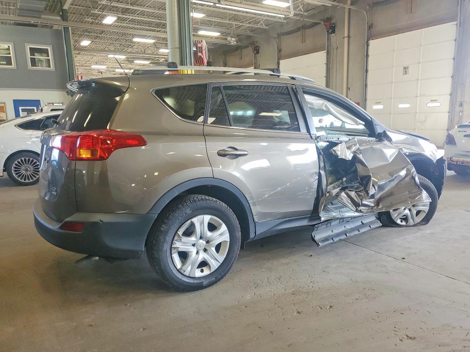 Photo 3 from auction – 2015 TOYOTA RAV4 with VIN JTMBFREV4FD151845