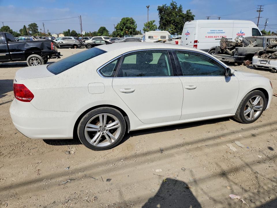 Photo 3 from auction – 2014 VOLKSWAGEN PASSAT with VIN 1VWBT7A3XEC036573