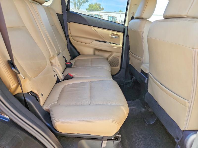 Фото 11 с аукциона – 2018 MITSUBISHI OUTLANDER с VIN JA4AD3A32JJ001109