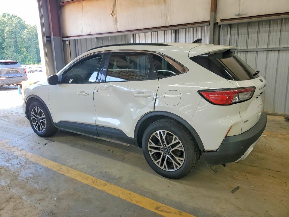 Photo 2 from auction – 2020 FORD ESCAPE with VIN 1FMCU0H63LUA45971