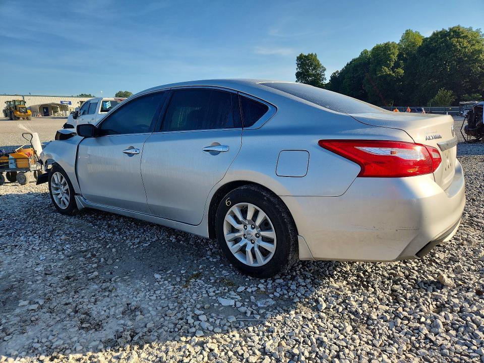 Photo 2 from auction – 2017 NISSAN ALTIMA with VIN 1N4AL3AP4HC229449