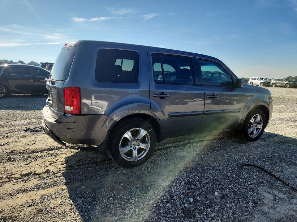 Photo 3 from auction – 2015 HONDA PILOT with VIN 5FNYF4H55FB036995