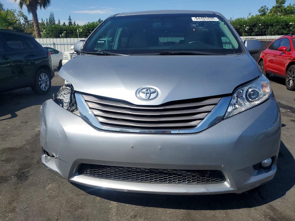 Photo 5 from auction – 2016 TOYOTA SIENNA with VIN 5TDYK3DC4GS697179