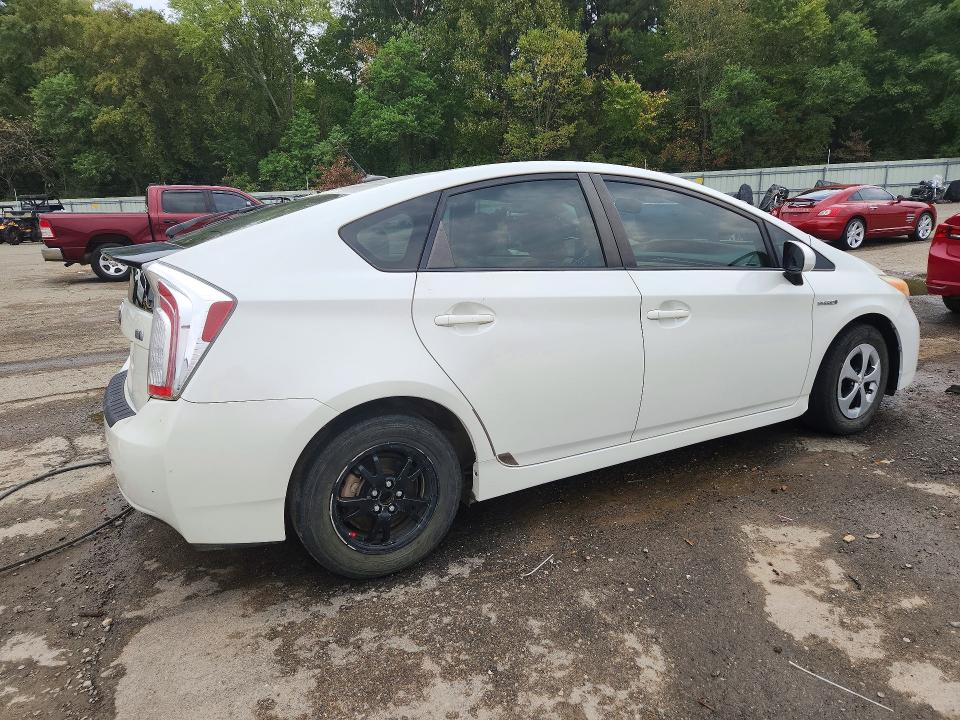 Photo 3 from auction – 2015 TOYOTA PRIUS with VIN JTDKN3DU3F1891901