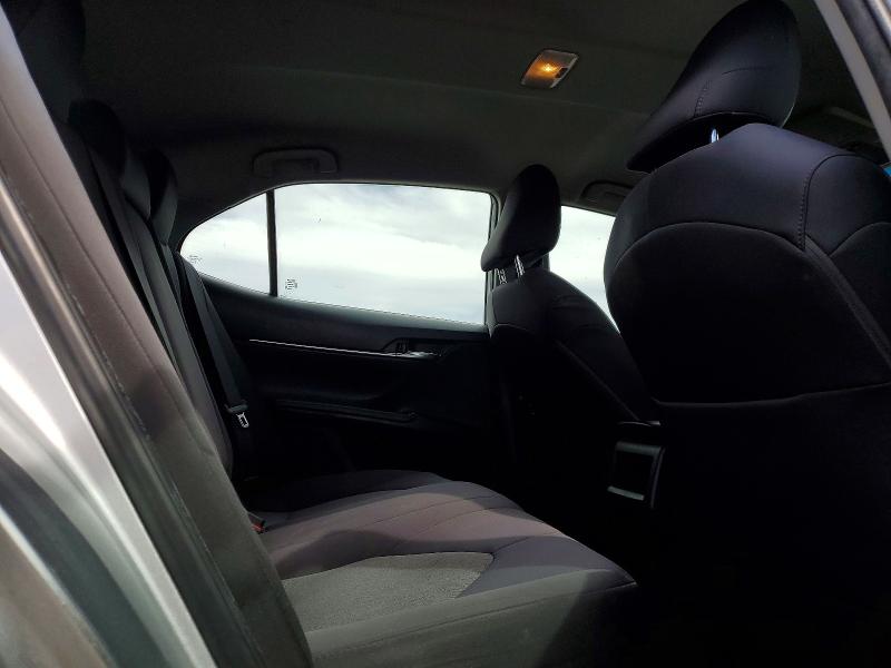 Снимка 10 от търг – 2018 TOYOTA CAMRY с VIN 4T1B11HK5JU580398