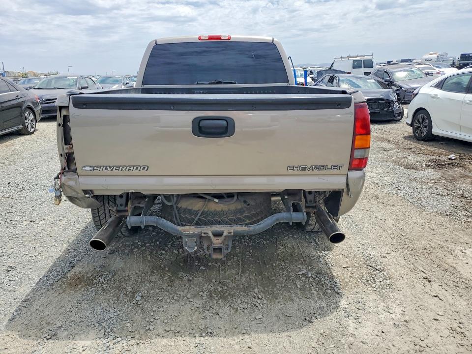 Photo 6 from auction – 2001 CHEVROLET SILVERADO with VIN 2GCEC19V611154011