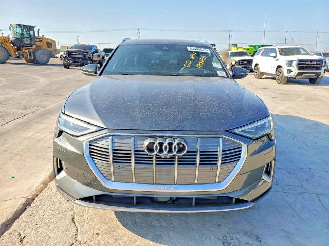 Photo 5 from auction – 2019 AUDI E-TRON with VIN WA1VAAGE3KB007357