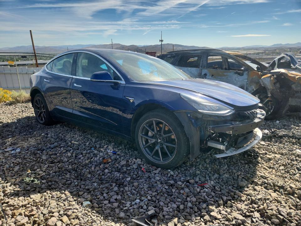 Photo 4 from auction – 2019 TESLA MODEL 3 with VIN 5YJ3E1EA6KF299553