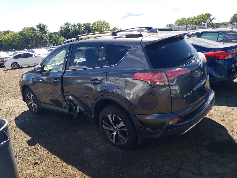 Photo 2 from auction – 2017 TOYOTA RAV4 with VIN JTMRFREV0HJ138531