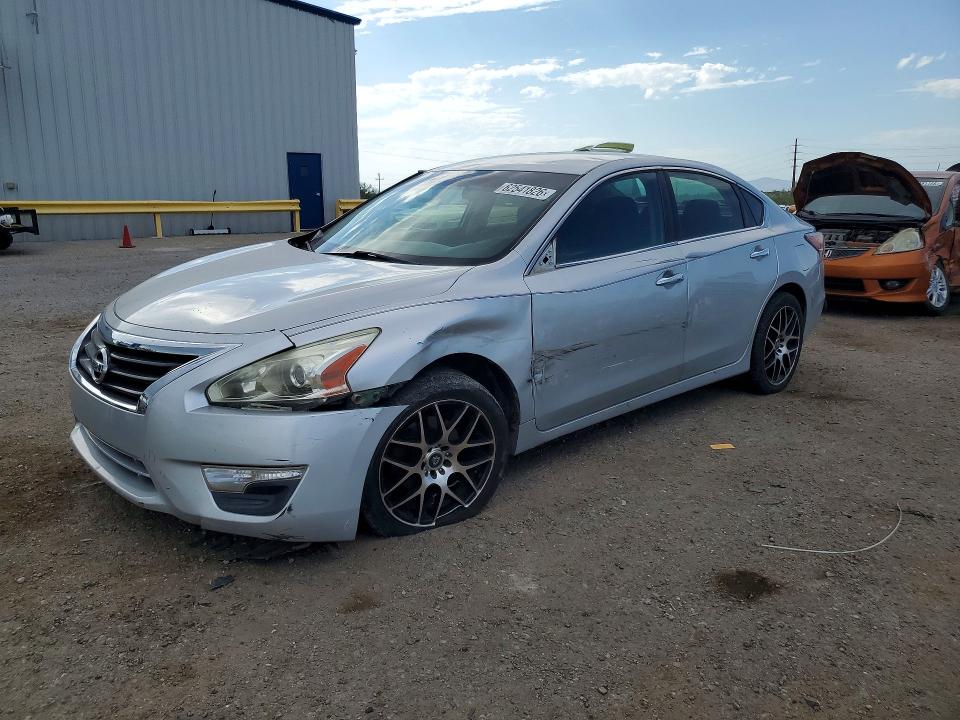 NISSAN ALTIMA 2015 z numerem VIN 1N4AL3AP5FC463791 - Zdjęcie z aukcji