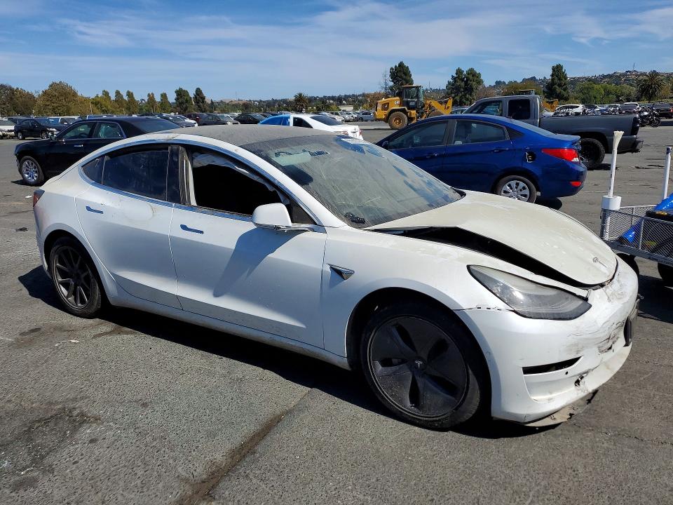 Photo 4 from auction – 2019 TESLA MODEL 3 with VIN 5YJ3E1EA2KF447567