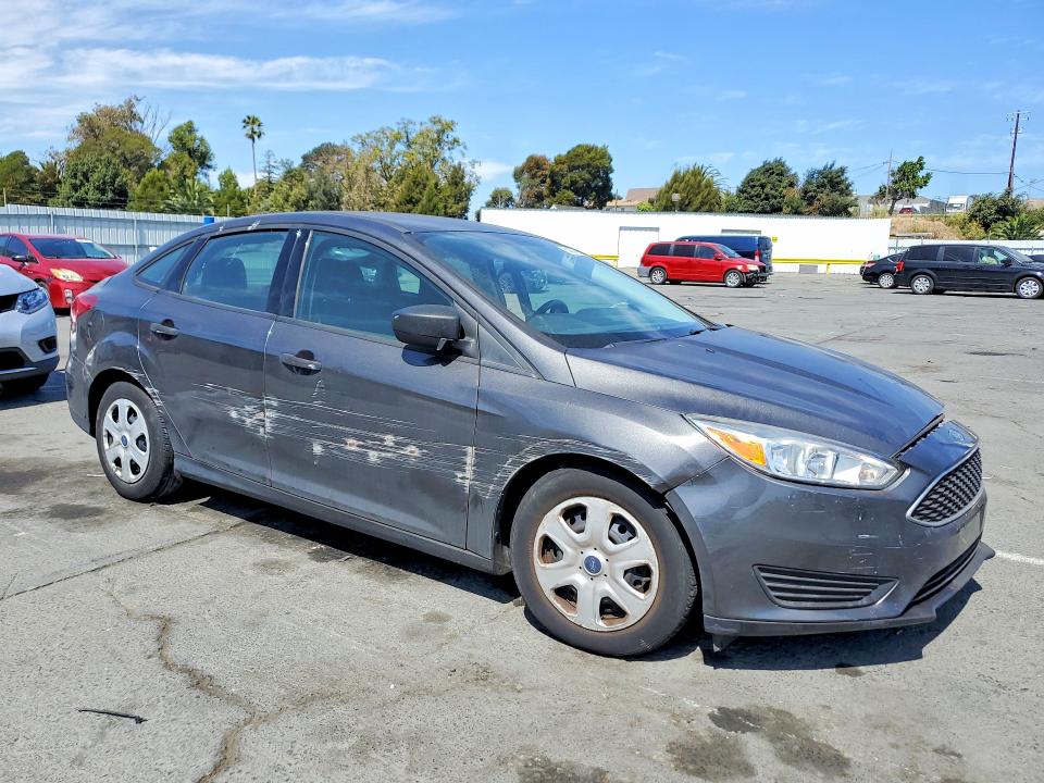 Photo 4 from auction – 2016 FORD FOCUS with VIN 1FADP3E27GL221540