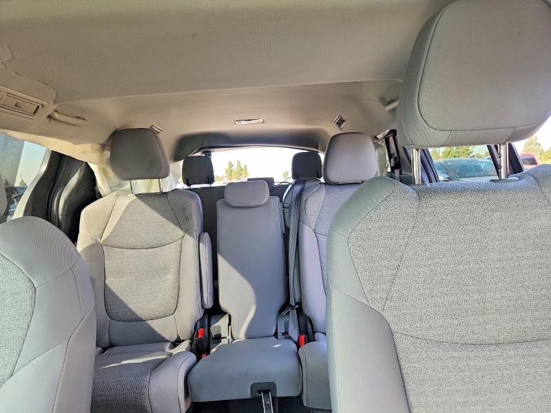 Zdjęcie 10 z aukcji – 2025 TOYOTA SIENNA z VIN 5TDBRKEC2SS256167