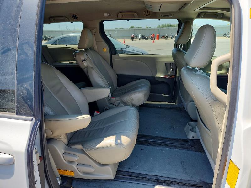 Photo 11 from auction – 2012 TOYOTA SIENNA with VIN 5TDYK3DC2CS263465
