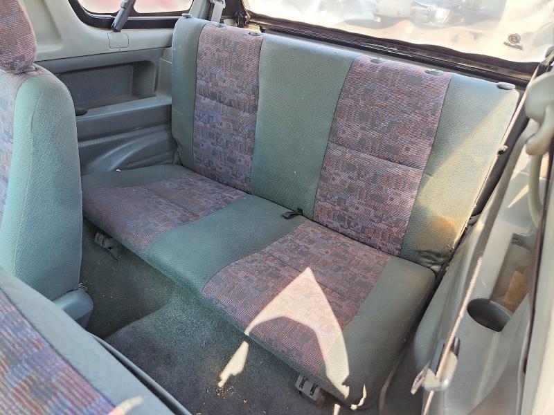 Photo 10 from auction – 2001 CHEVROLET TRACKER with VIN 2CNBE18C716906066