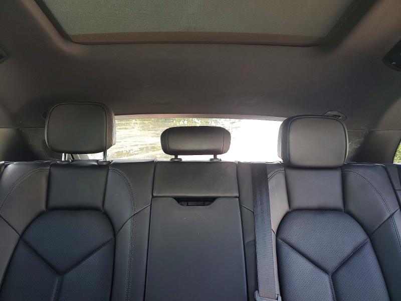 Photo 10 from auction – 2017 PORSCHE MACAN with VIN WP1AA2A54HLB83712