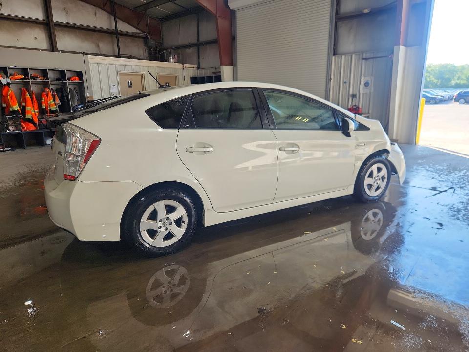 Photo 3 from auction – 2011 TOYOTA PRIUS with VIN JTDKN3DU5B0268893