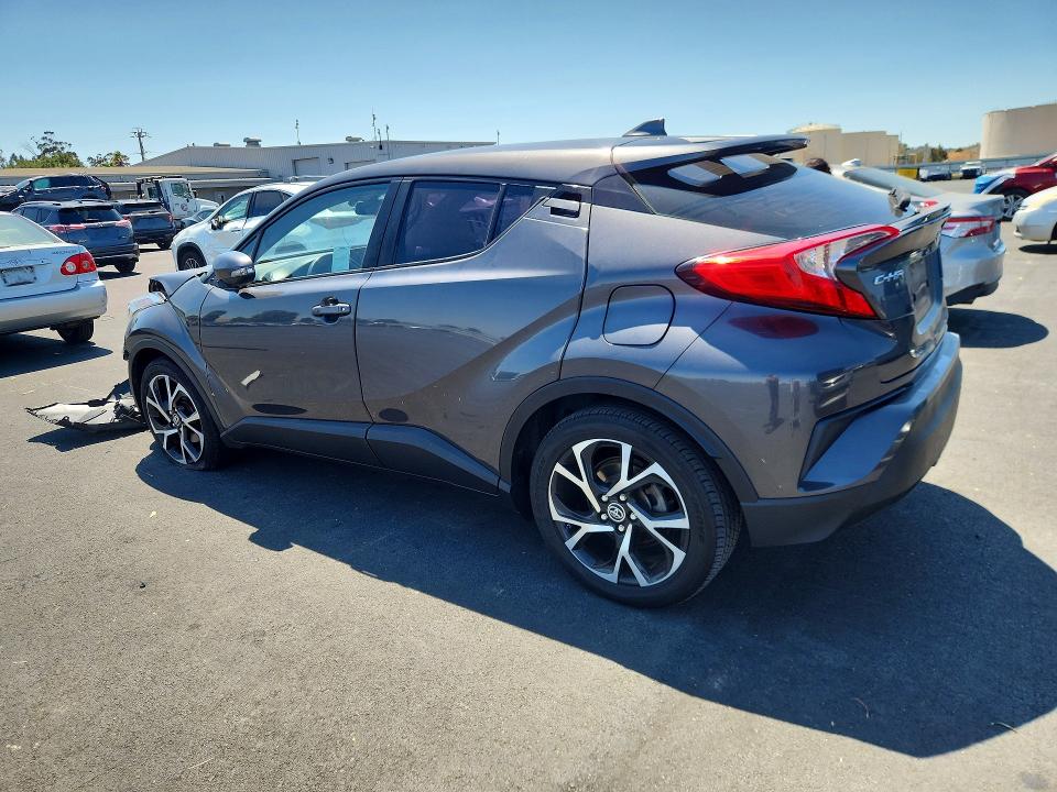 Photo 2 from auction – 2018 TOYOTA C-HR with VIN NMTKHMBX4JR052022