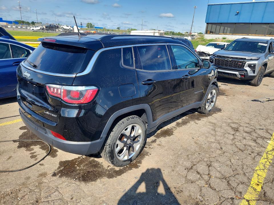 Photo 3 from auction – 2019 JEEP COMPASS with VIN 3C4NJDCBXKT673195