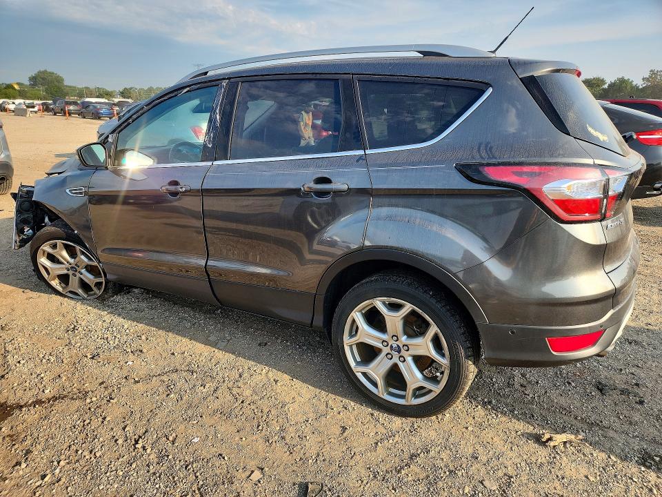 Photo 2 from auction – 2017 FORD ESCAPE with VIN 1FMCU9J95HUA36804