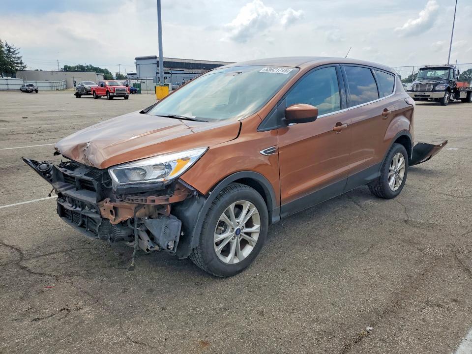 FORD ESCAPE 2017 with VIN 1FMCU0G9XHUB04596 - Photo from auction