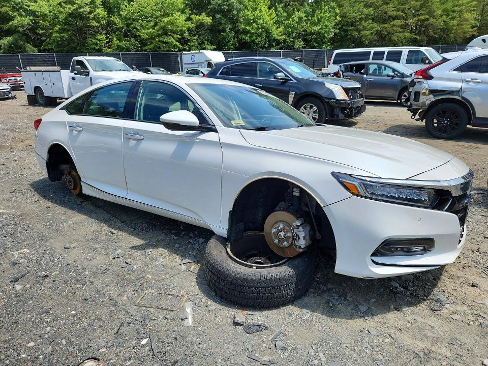 Photo 4 from auction – 2018 HONDA ACCORD with VIN 1HGCV1F97JA144068