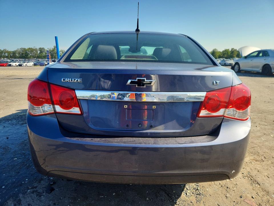 Photo 6 from auction – 2014 CHEVROLET CRUZE with VIN 1G1PC5SB6E7332632