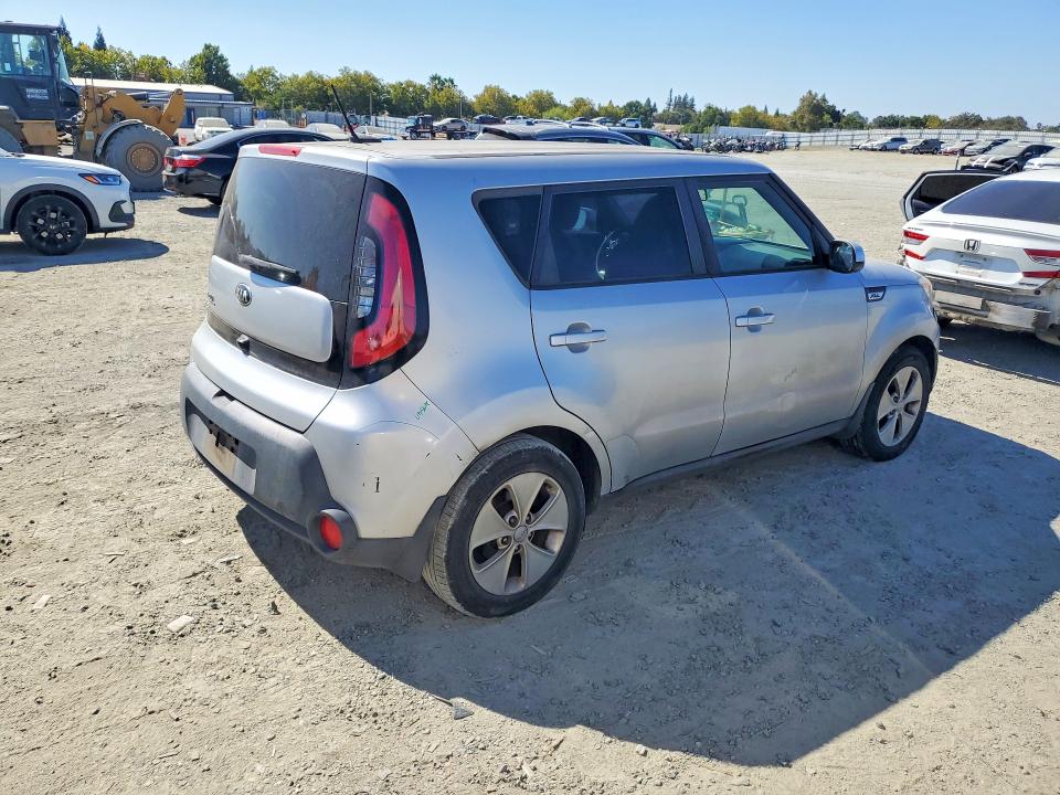 Photo 3 from auction – 2016 KIA SOUL with VIN KNDJN2A22G7858945