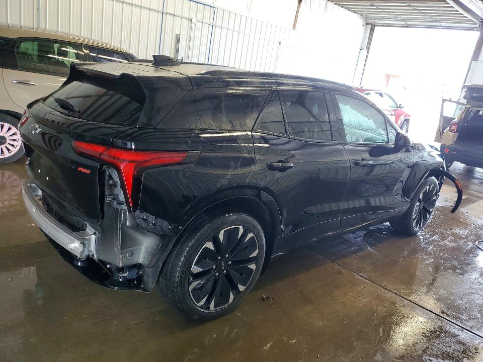 Photo 3 from auction – 2024 CHEVROLET BLAZER with VIN 3GNKDCRJ1RS116007