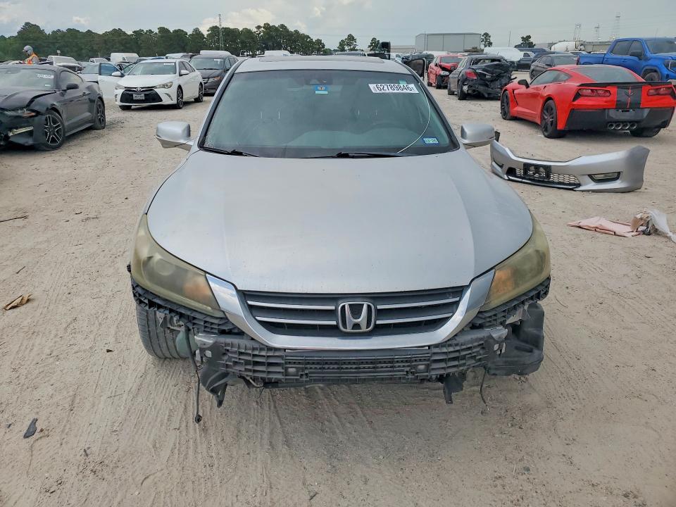 Photo 5 from auction – 2013 HONDA ACCORD with VIN 1HGCR2F85DA033556