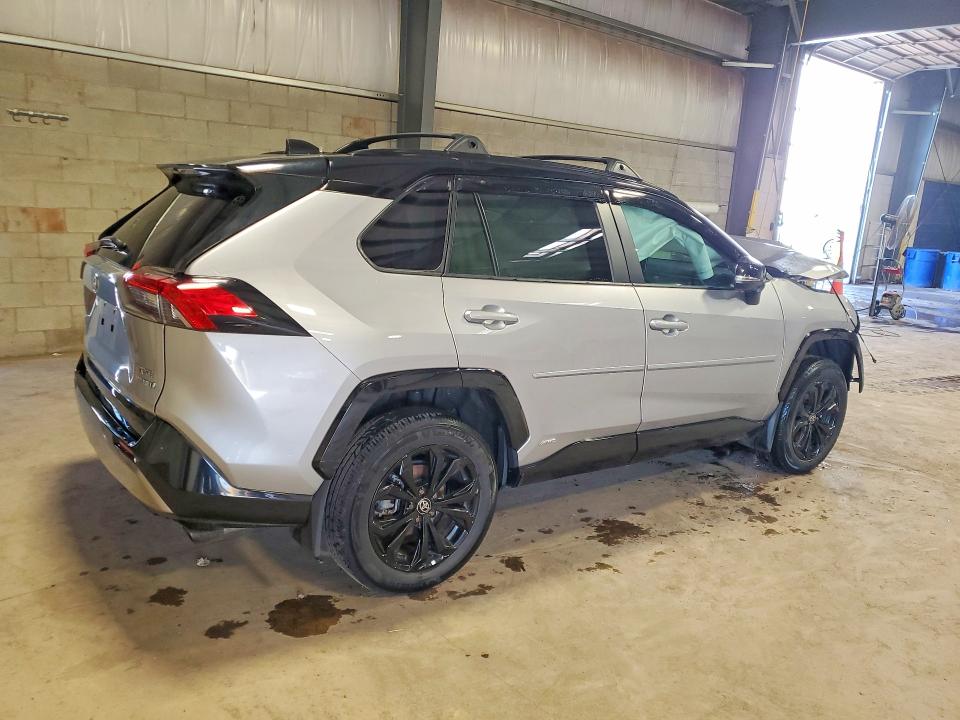 Photo 3 from auction – 2023 TOYOTA RAV4 with VIN 4T3E6RFV4PU114598