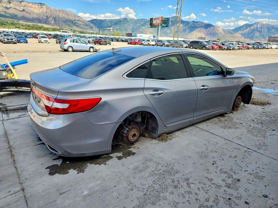 Photo 3 from auction – 2012 HYUNDAI AZERA with VIN KMHFG4JG1CA149875