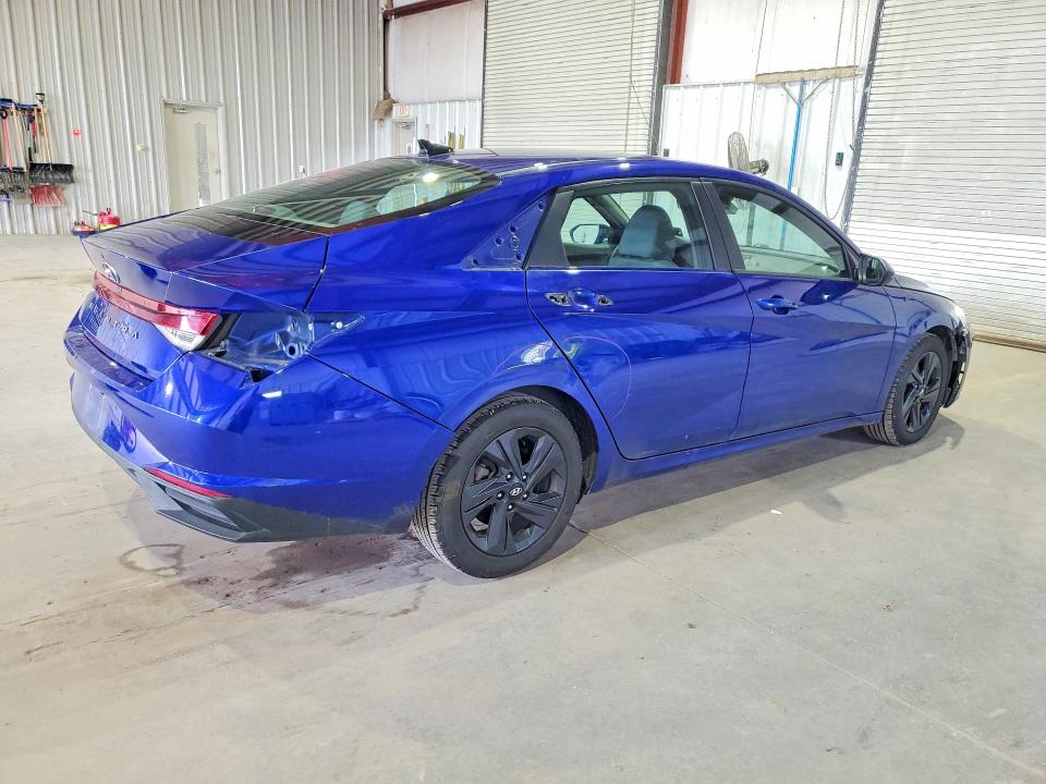 Photo 3 from auction – 2023 HYUNDAI ELANTRA with VIN 5NPLM4AG6PH103716