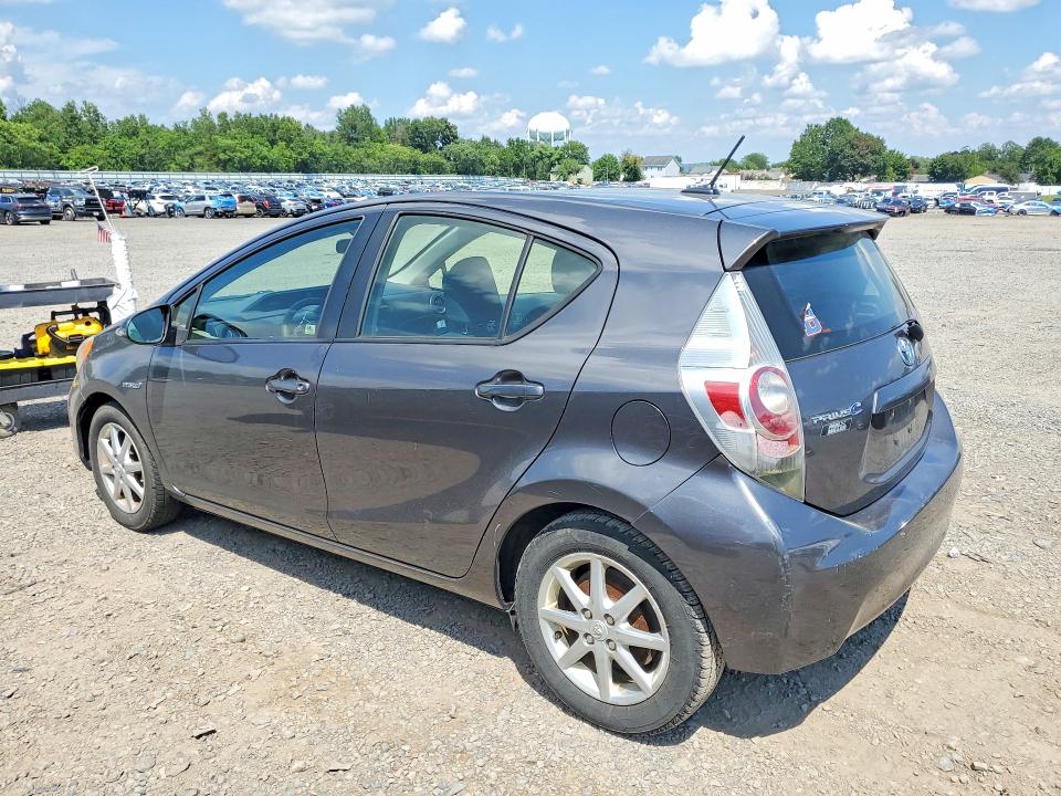 Photo 2 from auction – 2013 TOYOTA PRIUS C with VIN JTDKDTB32D1050758