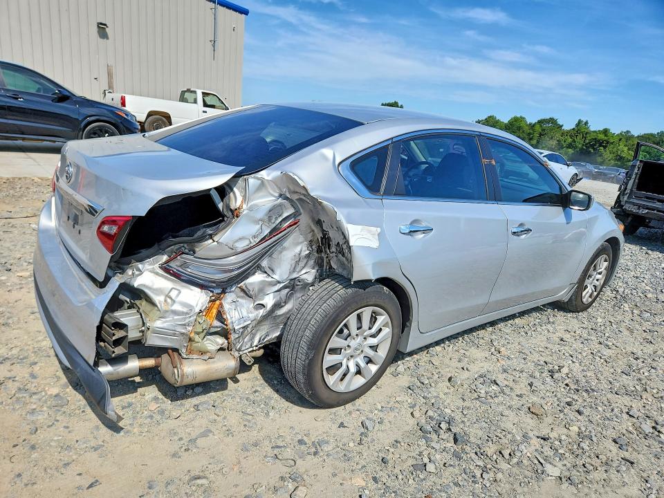 Photo 3 from auction – 2018 NISSAN ALTIMA with VIN 1N4AL3AP8JC470484